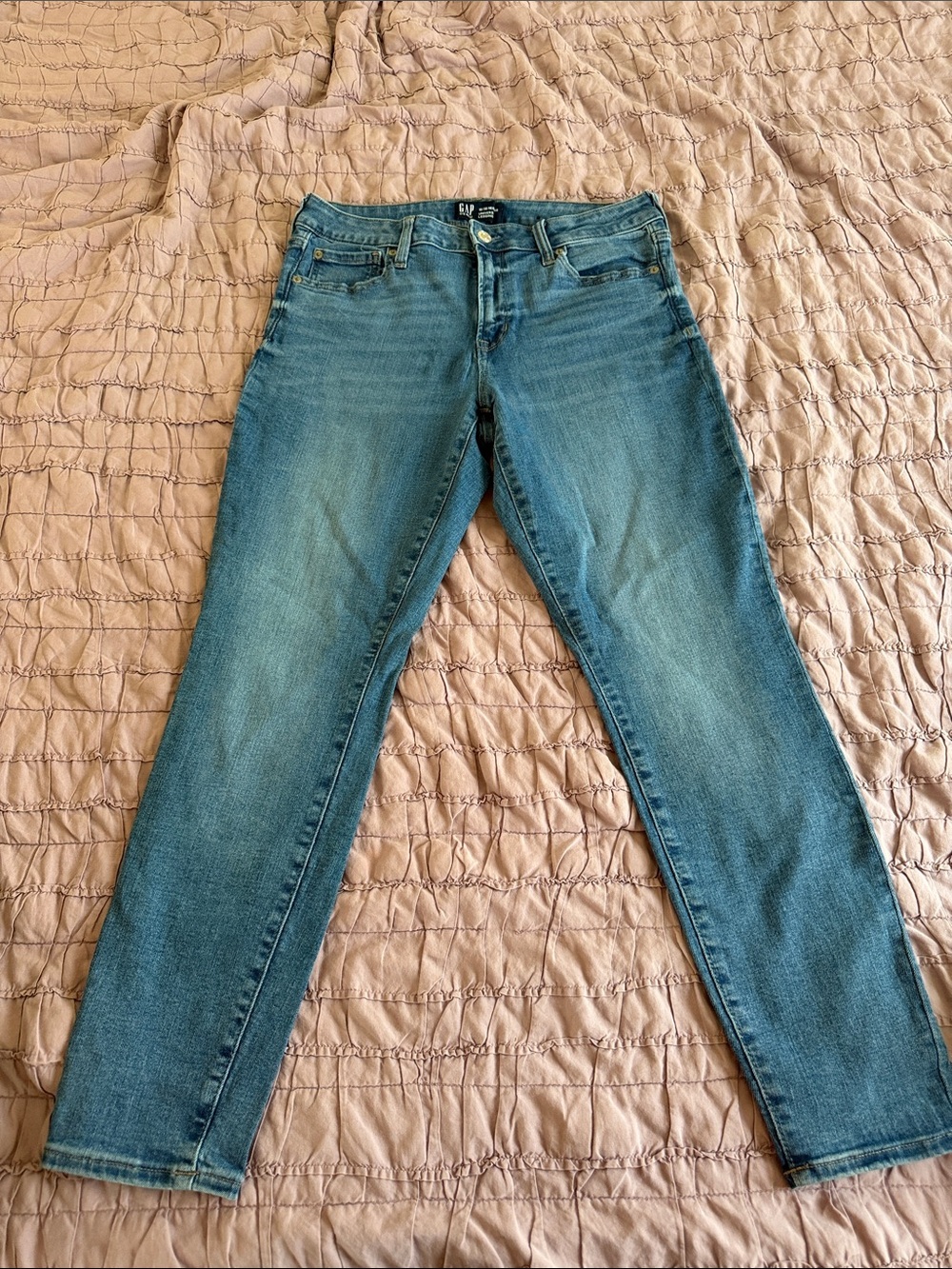 GAP Women's Skinny Jeans in Medium Blue Wash